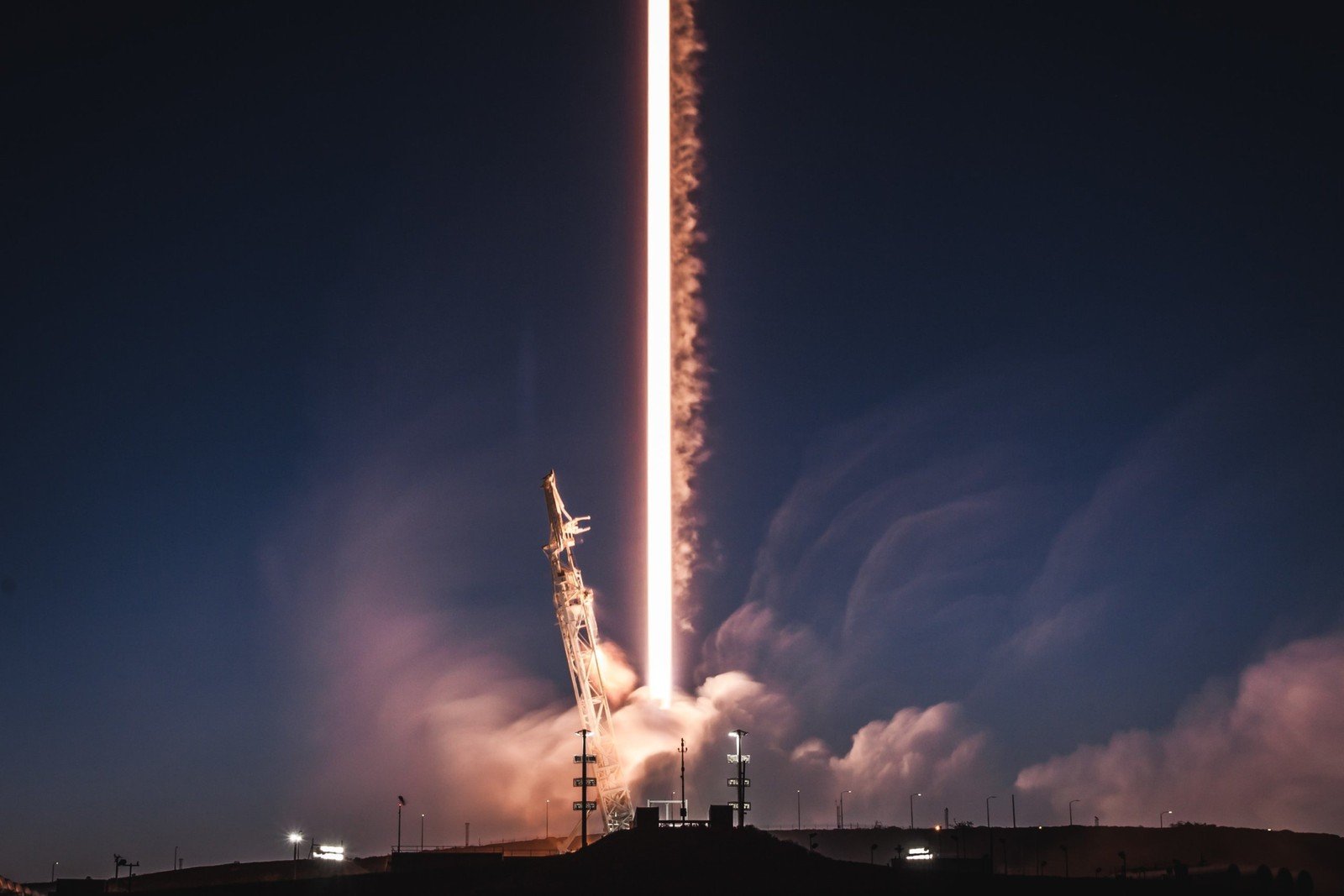SpaceX zmienia plany swojego internetu satelitarnego