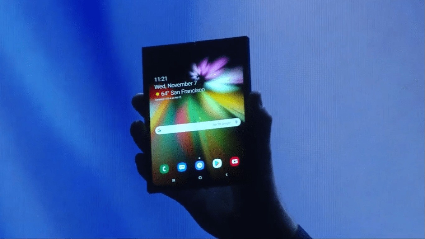 Na swojej konferencji programistycznej Samsung pokazał zginany smartfon (fot. Samsung)
