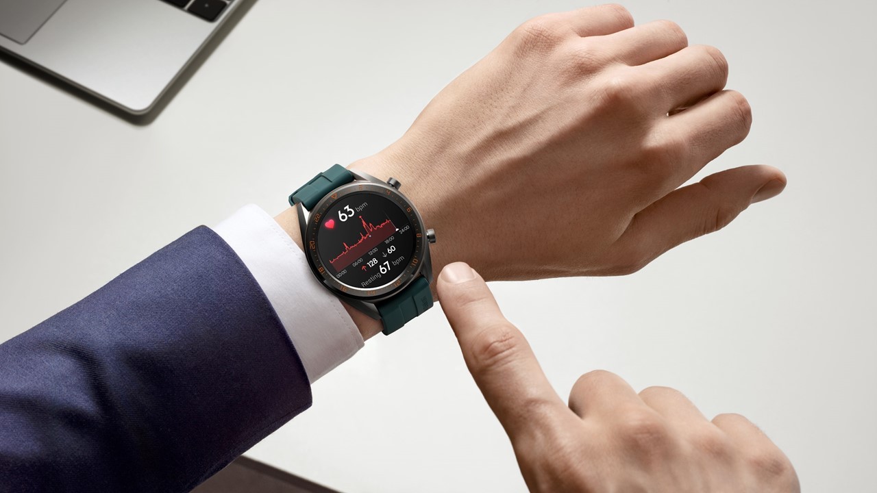 Zegarek Watch GT Active i słuchawki w oprawce okularów Huawei