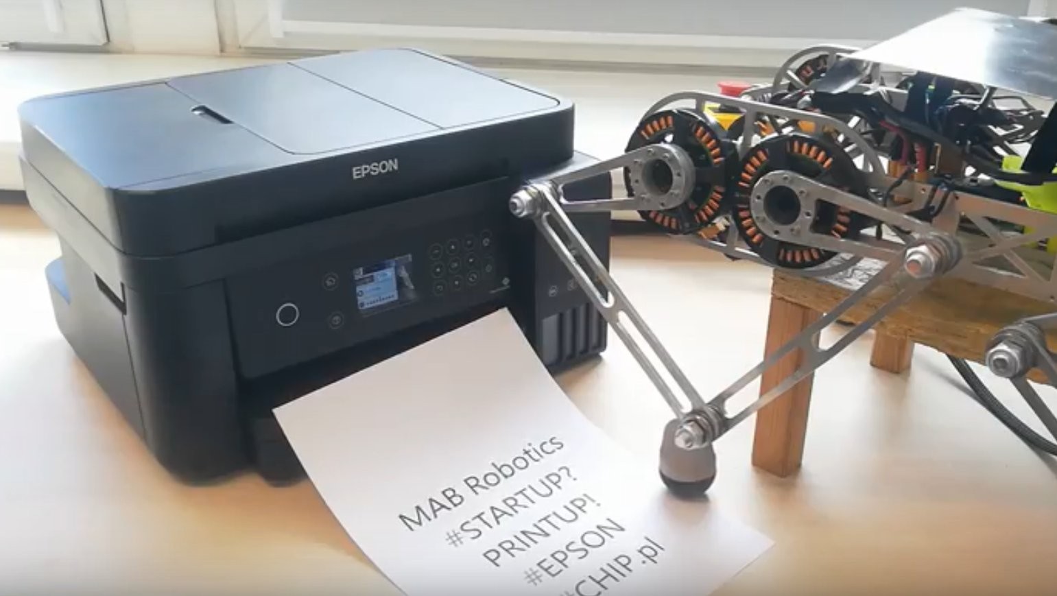 Start Up? Print Up! Czy w firmie robiącej roboty kroczące przydaje się drukarka EPSON?