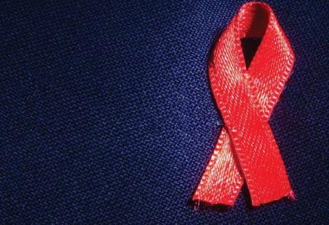 Facebook usuwa ogłoszenia firm prawniczych, mówiące o skutkach ubocznych leków przeciwko HIV