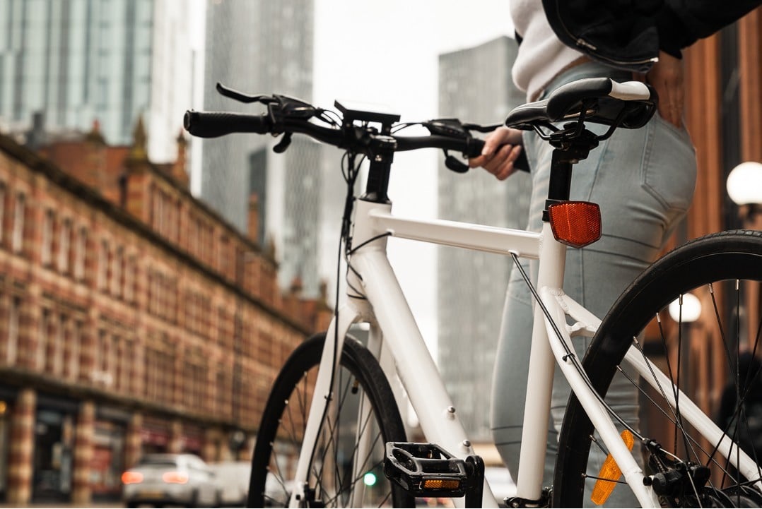 Elektryczne rowery wypychają z rynku te zwyczajne. Nowe dane zaskakują