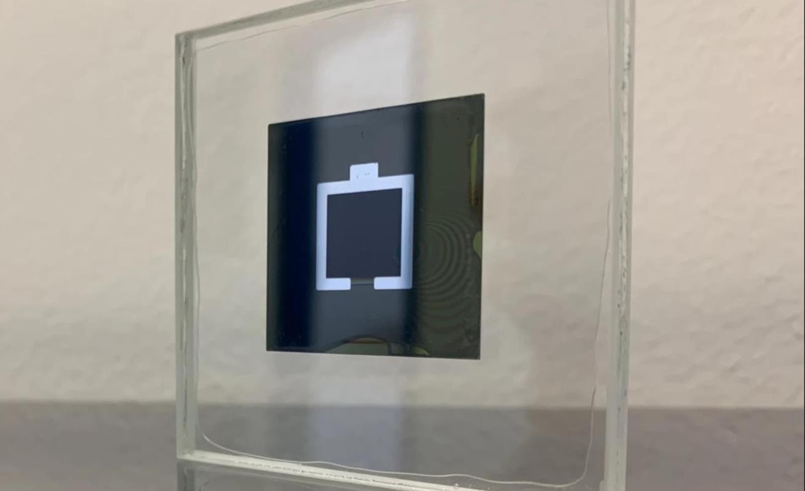 Ogniwa słoneczne z perowskitu, Ogniwa słoneczne, perowskit, Ogniwa słoneczne z perowskitu SAM