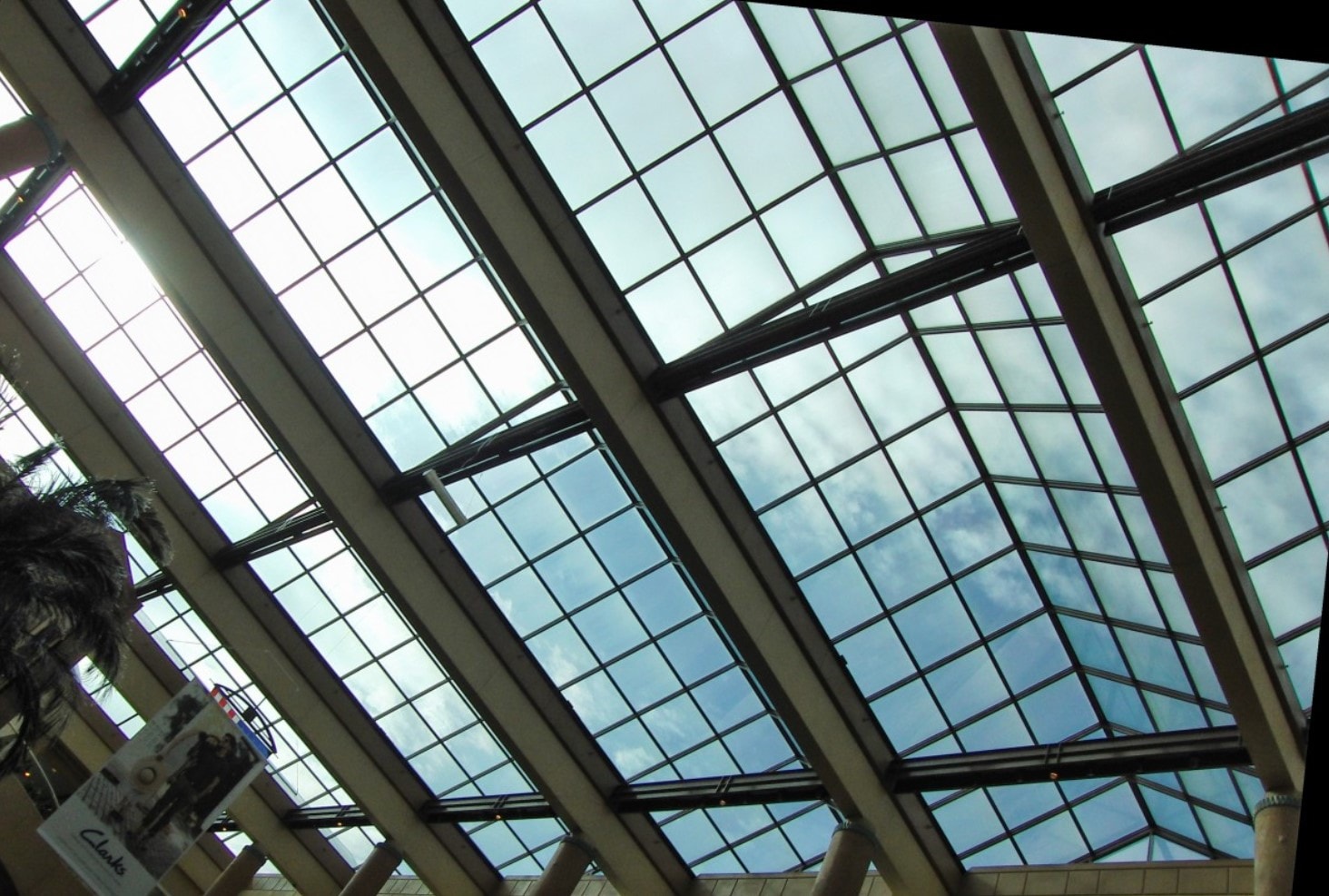 Przezroczysta elektroda, okna w formie ogniw słonecznych