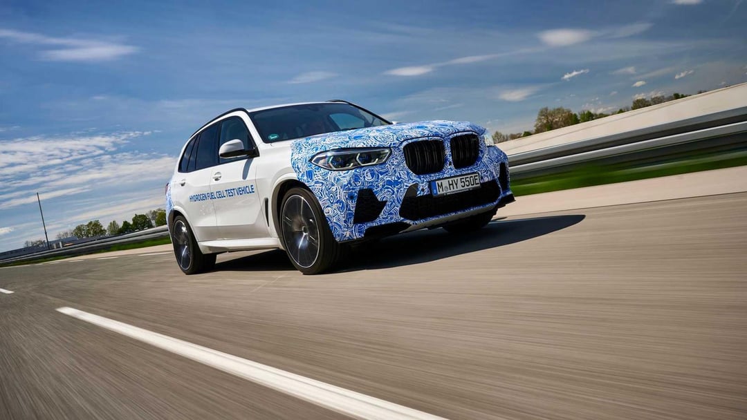 Prototypy BMW X5 na wodór ruszyły na drogi publiczne