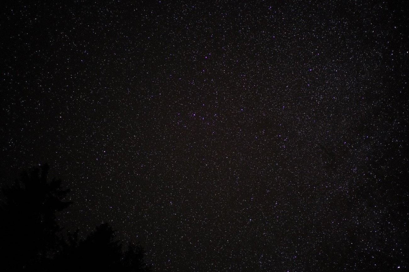 Gromady galaktyk w obiektywie Webba. Ich światło było niemal niewidoczne