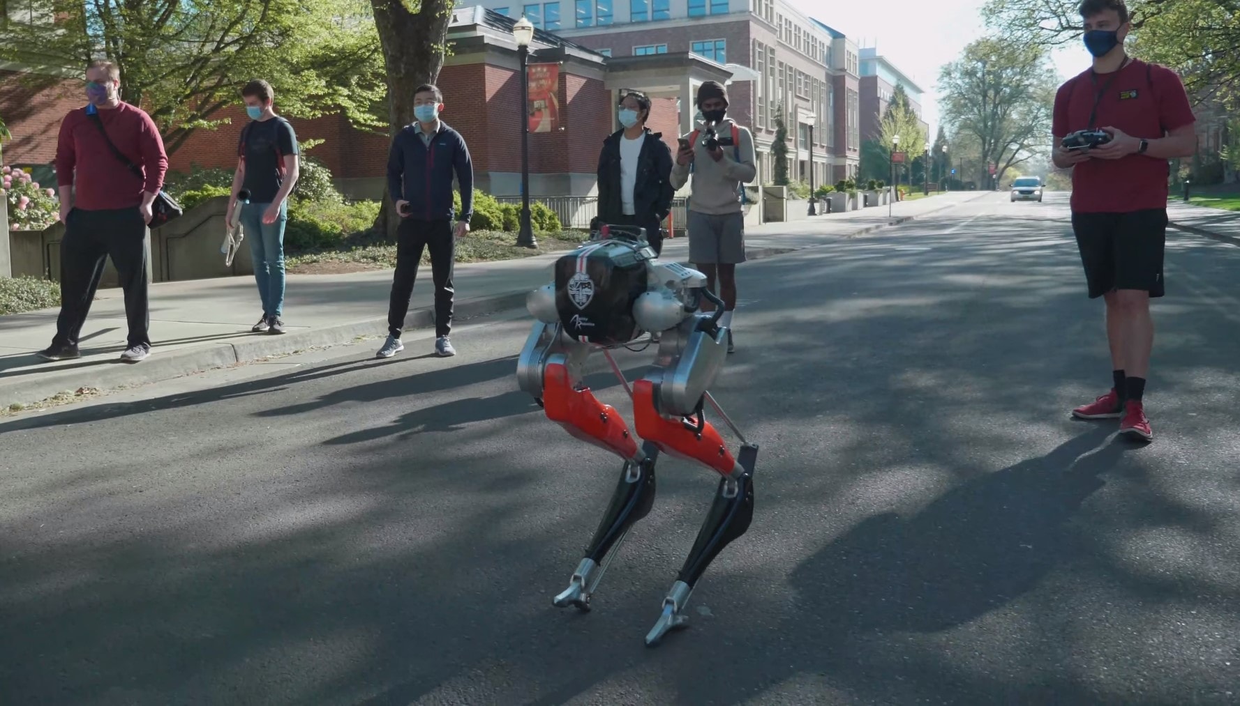 Dwunożny robot i uczenie maszynowe, czyli jak Cassie przebiegł rekordowe 5 km