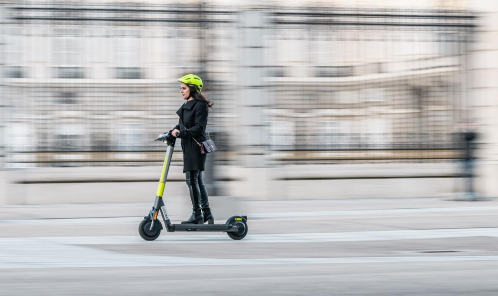 Pedestrian Defense, elektrycznych hulajnogach, Superpedestrian