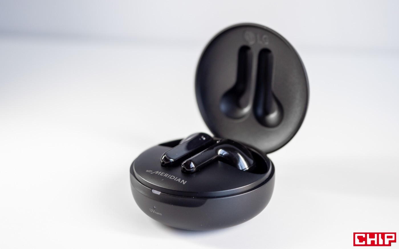 Test LG Tone Free HBS-FN7. Te słuchawki TWS dbają o własną higienę