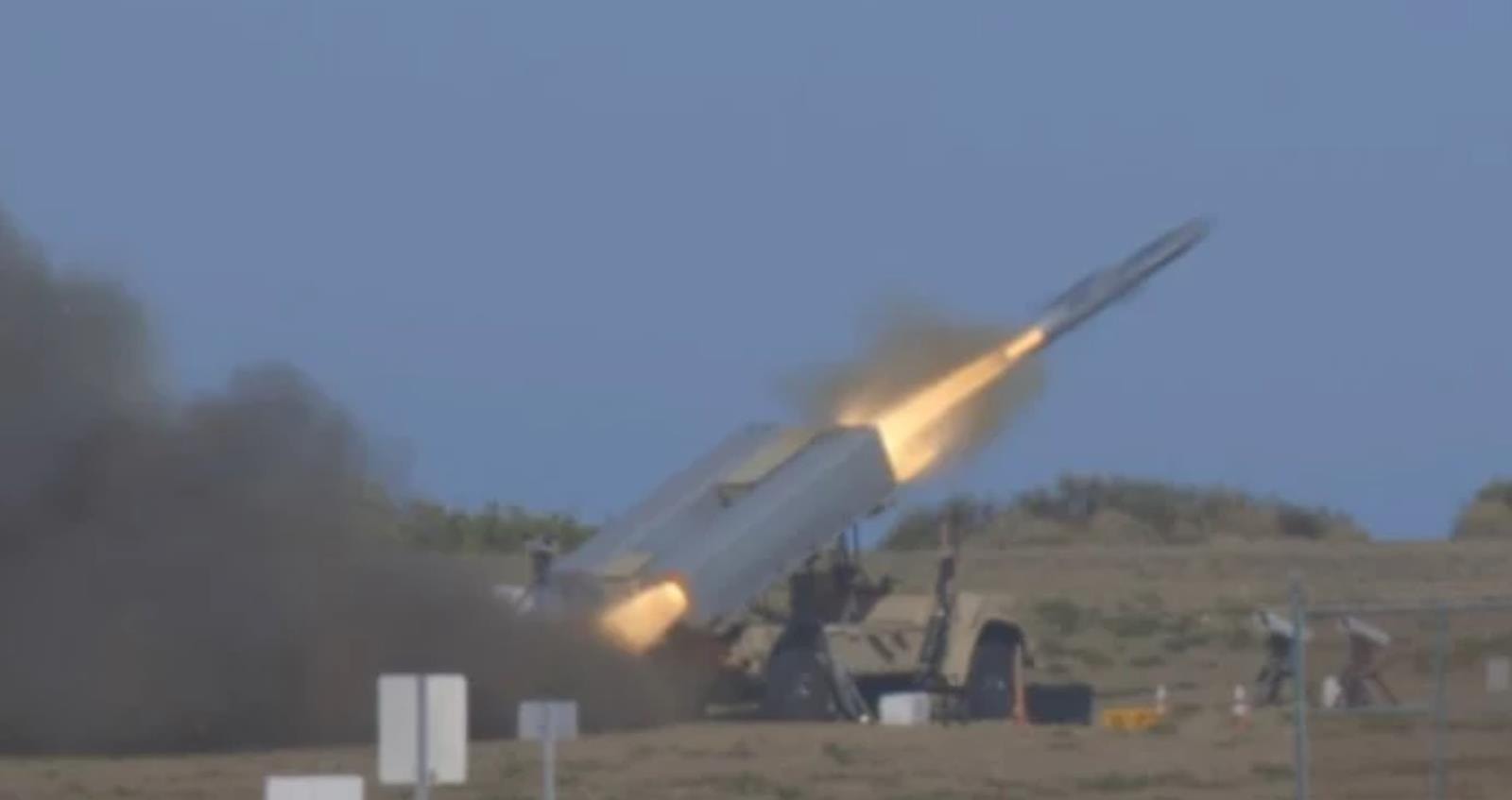 Bezzałogowy pojazd USA, przeciwokrętowy pocisk, ROGUE Fire z NMESIS, Rogue NSM