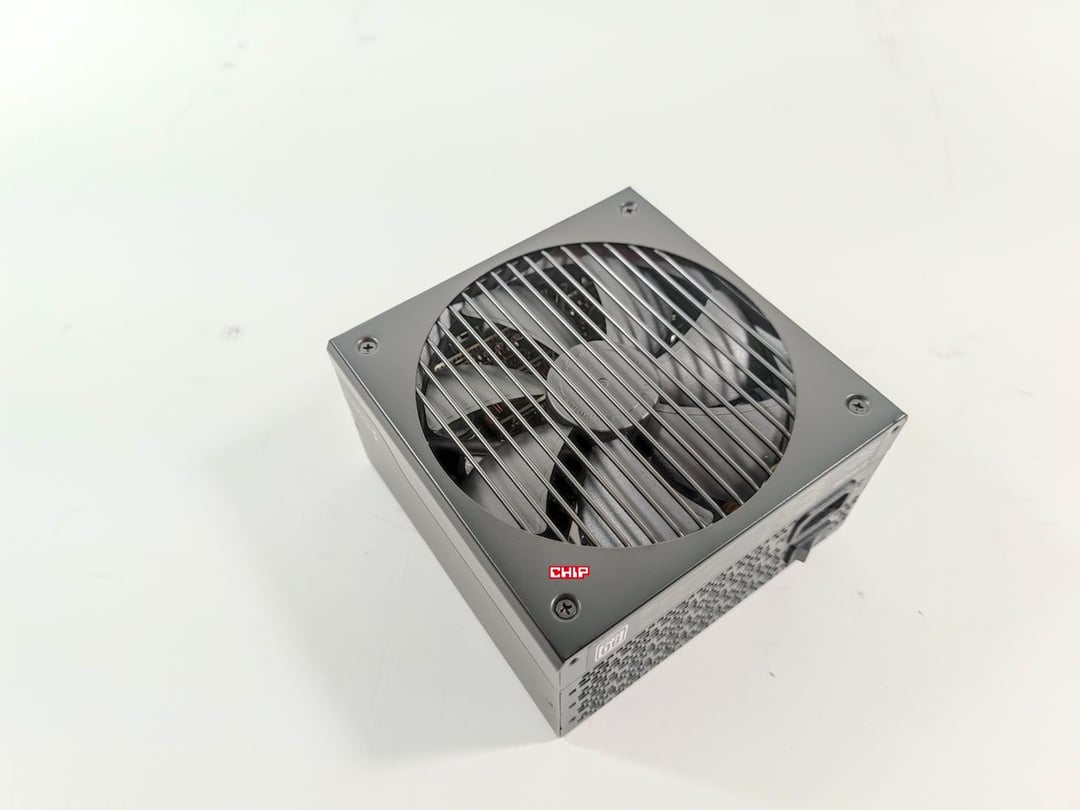 Jaki zasilacz do GeForce RTX 4000? NVIDIA stawia sprawę jasno