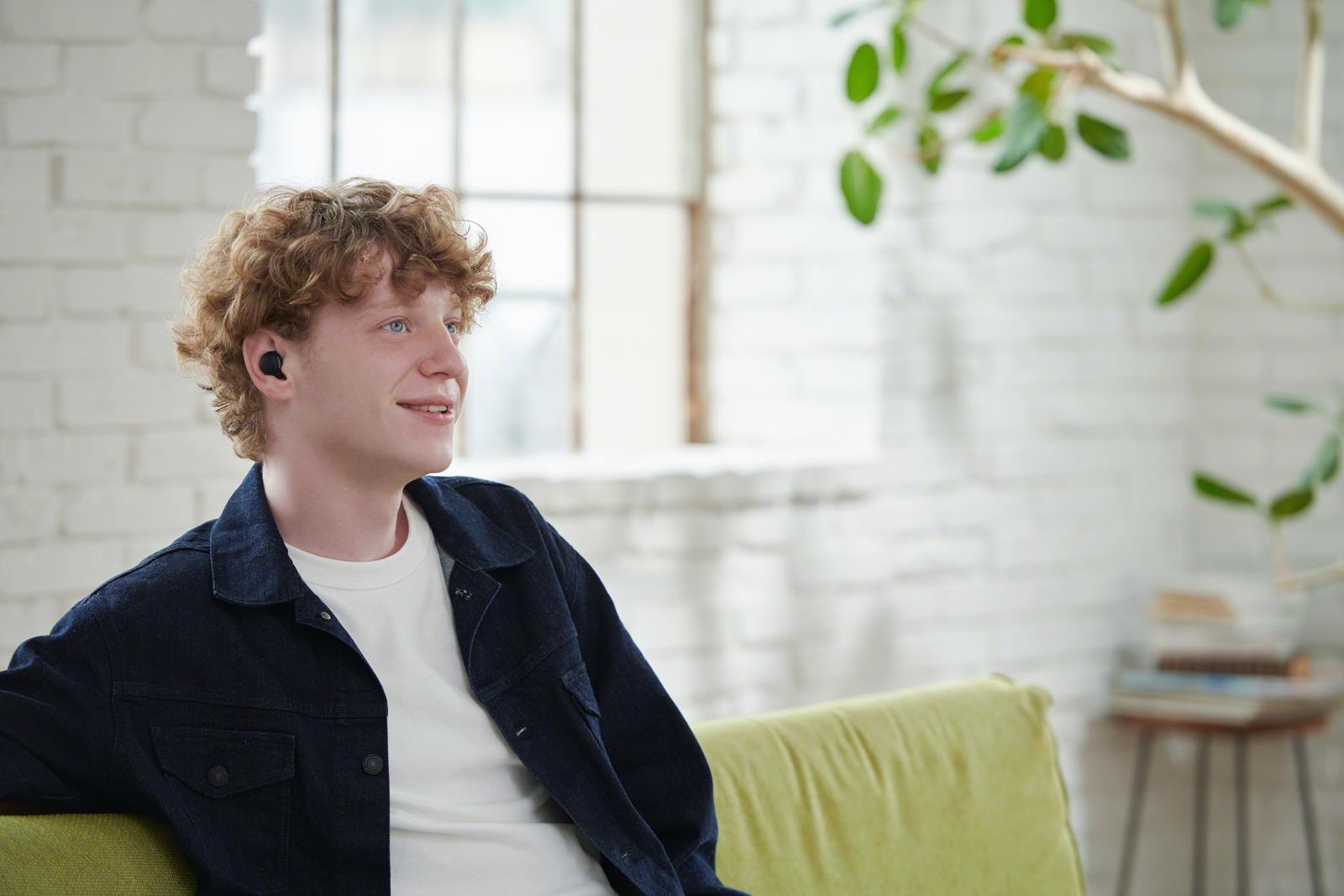 Nowe bezprzewodowe słuchawki Sony, dokanałowe WF-C500, nauszne WH-XB910N