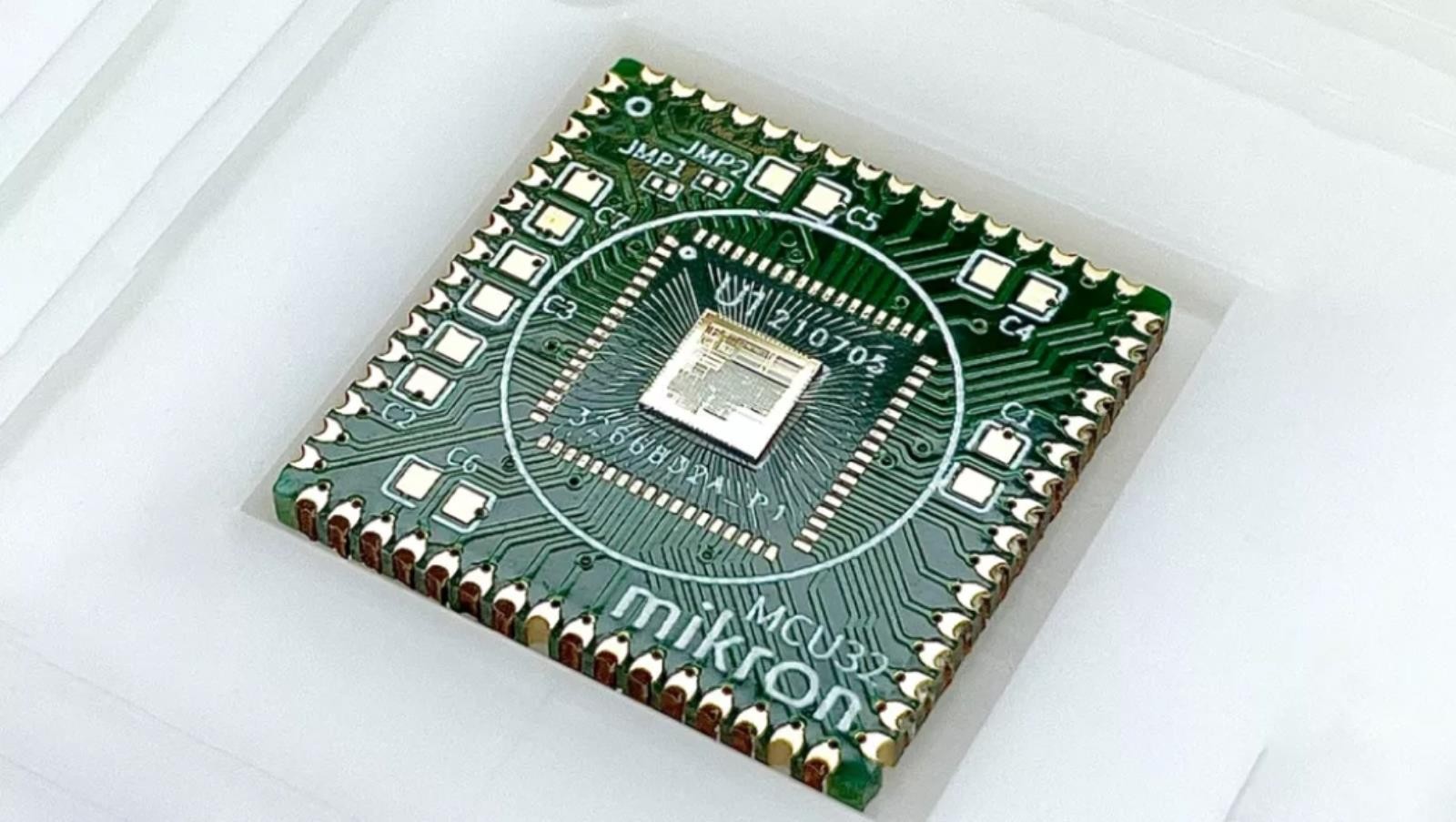 RISC-V, rosyjski mikrokontroler Mikron MIK32