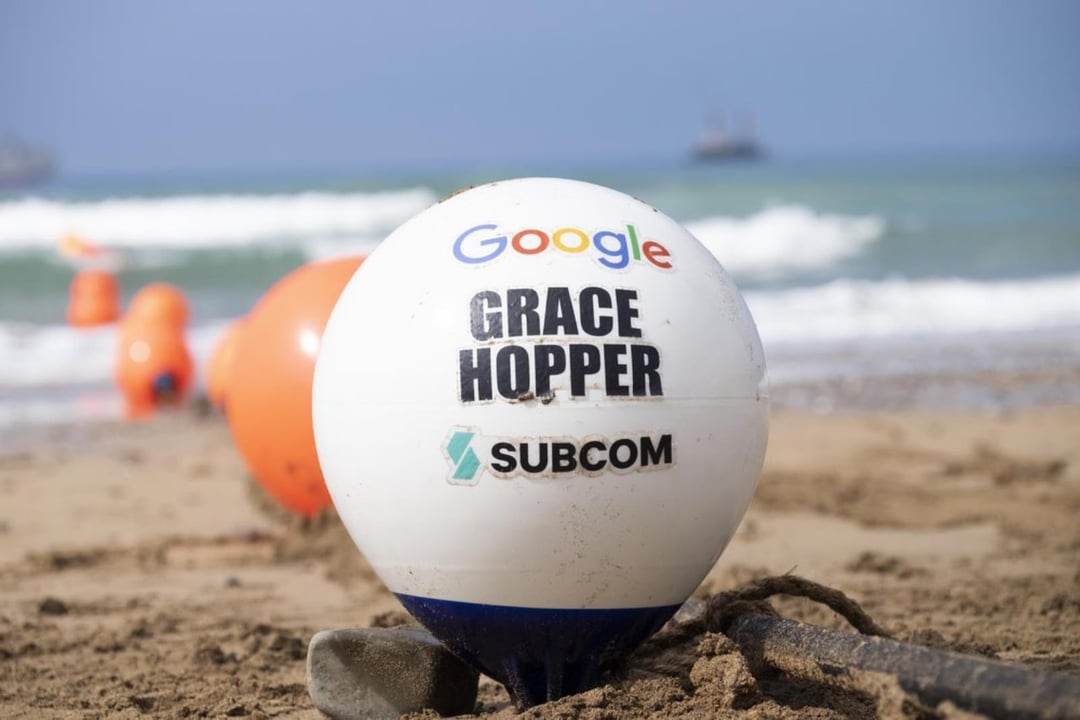 Transatlantycki kabel Google położony. 6276-kilometrowy Grace Hopper dręczy jedna bolączka