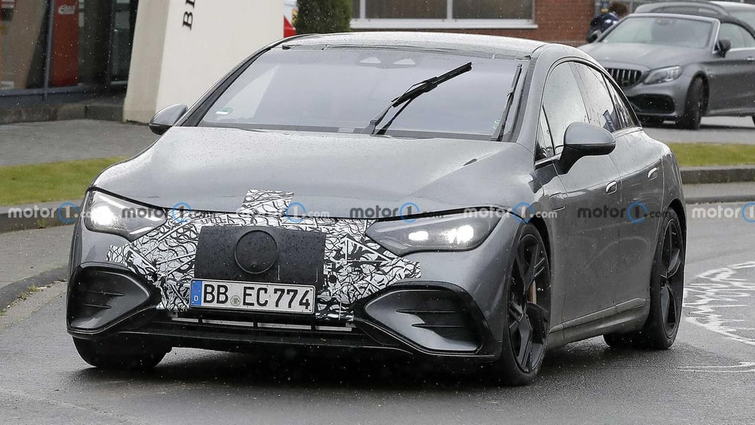 Mercedes testuje wydajnego elektrycznego sedana. Spójrzcie na zdjęcia AMG EQE