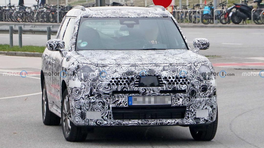 Pierwsze zdjęcia Mini Countryman trzeciej generacji. Mały mieszczuch urósł