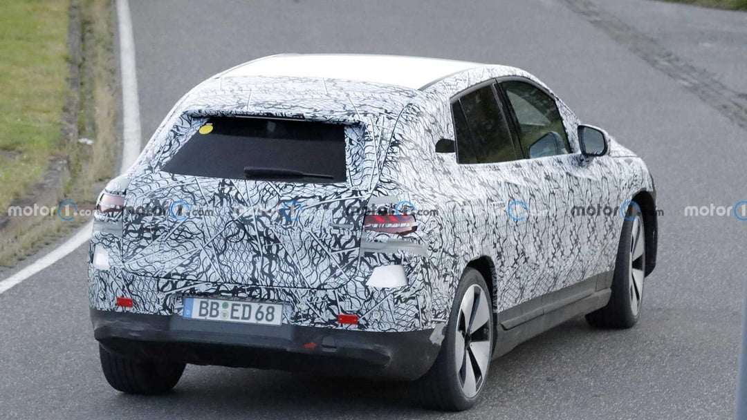 Pierwsze zdjęcia szpiegowskie Mercedes EQE SUV. Jak wygląda w testach?