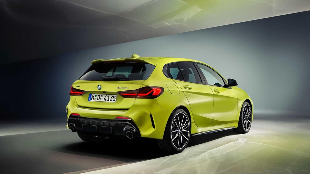 Premiera BMW M135i xDrive. Co nowego w kompaktowym hot-hatchu?