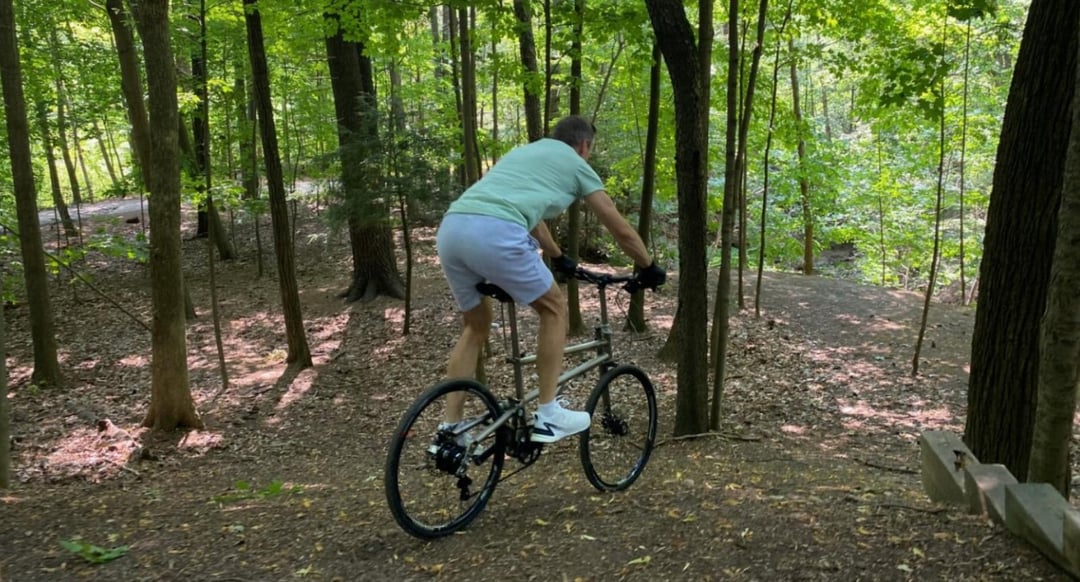 Rama składanego roweru Helix zachwyca. Wykonano ją z tytanu