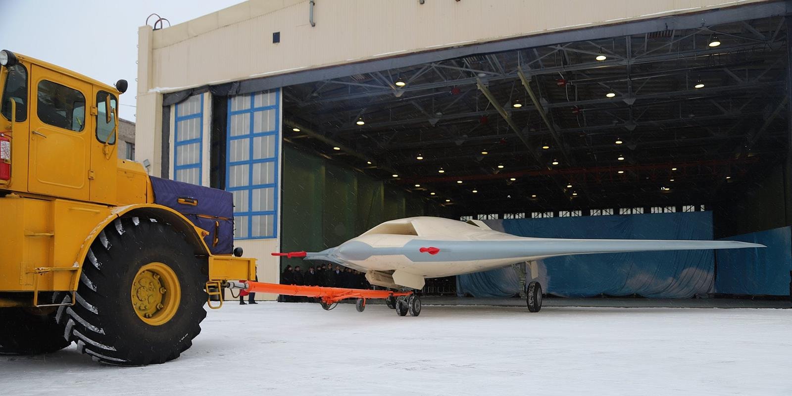 Rosyjski dron S-70 Ochotnik-B z nową dyszą wylotową, Rosyjski dron S-70 Ochotnik-B, dron S-70 Ochotnik-B, S-70 Ochotnik-B