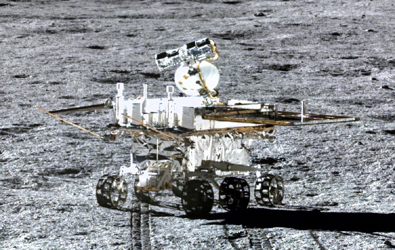 Nieznany obiekt na Księżycu już nie tak tajemniczy. Dowiedzieliśmy się, co zobaczył chiński łazik Yutu 2