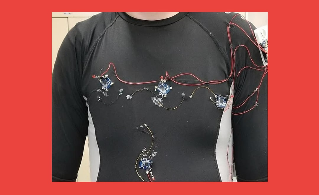 Koszulka ratująca życie… i nie tylko. Dlatego właśnie warto rozwijać ubrania “smart”