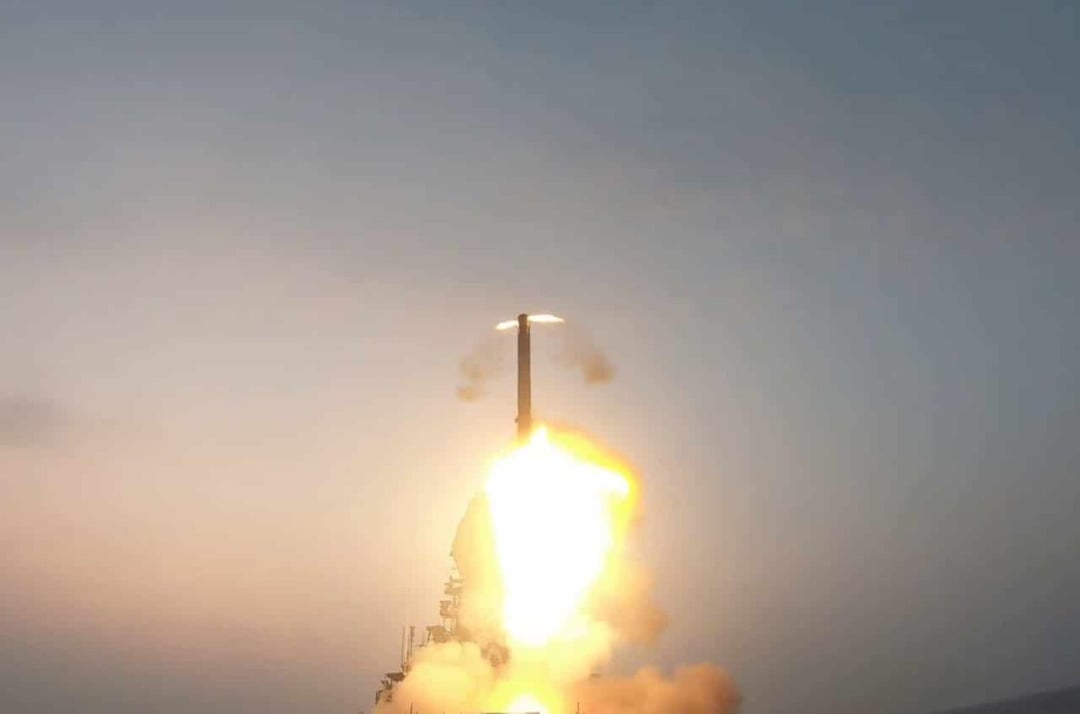 Pierwsze wystrzelenie pocisku BrahMos z pokładu indyjskiego niszczyciela P15B