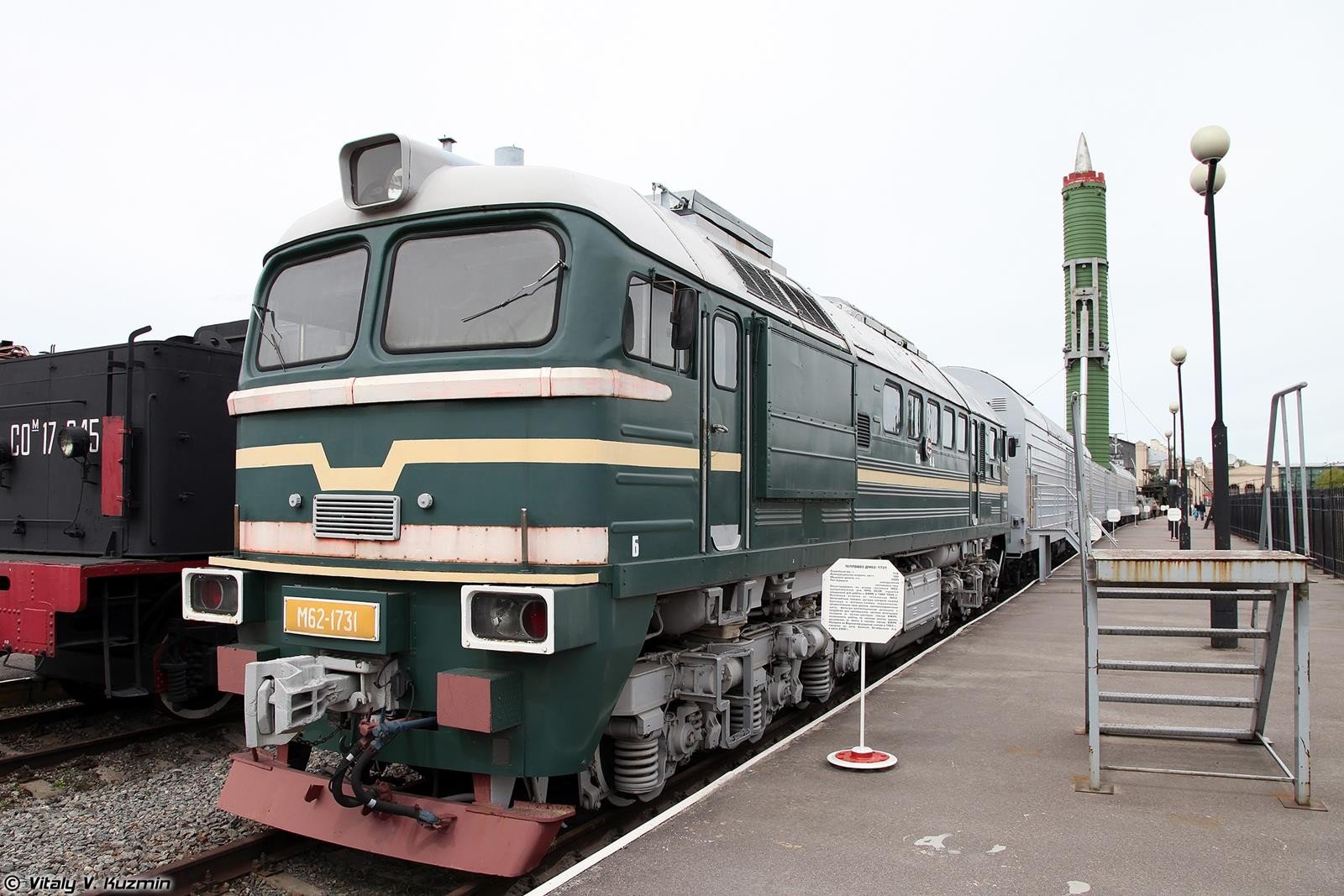 Rosja chce wystrzeliwać pociski balistyczne z wagonów kolejowych, pociski balistyczne z wagonów kolejowych, wagony kolejowe, pociski w wagonach