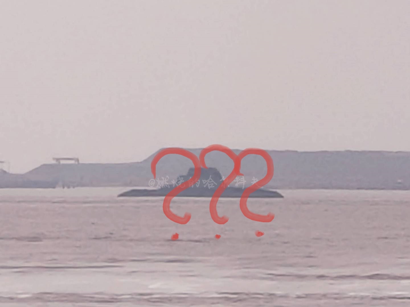 Chiny nadal klonują okręty USA, miniaturowy chiński Zumwalt