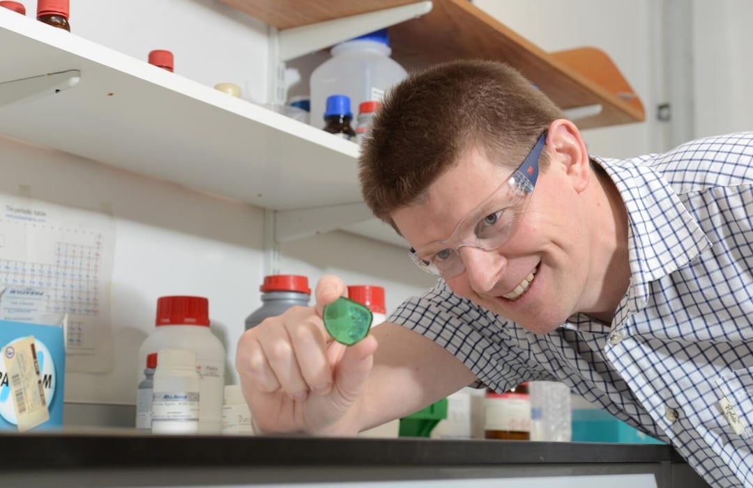 Powstało nowe bioaktywne szkło, które jeszcze skuteczniej zabija bakterie. Wystarczyło połączyć dwa tlenki