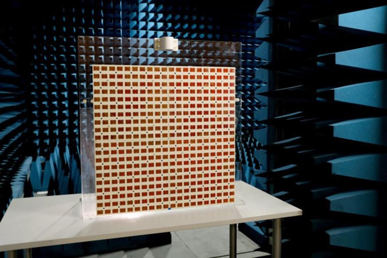 Skalowalna antena sterowana światłem, problem dostępności sieci 5G