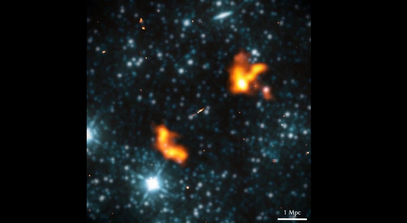 Oto największa znana nauce galaktyka. Jest tak ogromna, że trudno to sobie wyobrazić