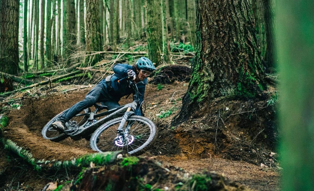 Pierwszy elektryczny rower górski od Transition Bikes. Premiera Repeater eMTB