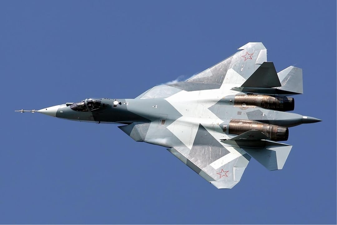 Drony zniszczyły dumę rosyjskiego lotnictwa. Potężny Su-57 nie doczekał się nawet prostego hangaru