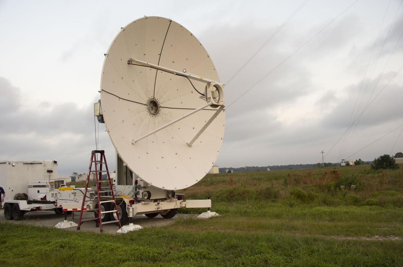 Najbardziej znacząca demonstracja tego półwiecza, Amerykańskie laboratorium przesłało prąd na znaczą odległość
