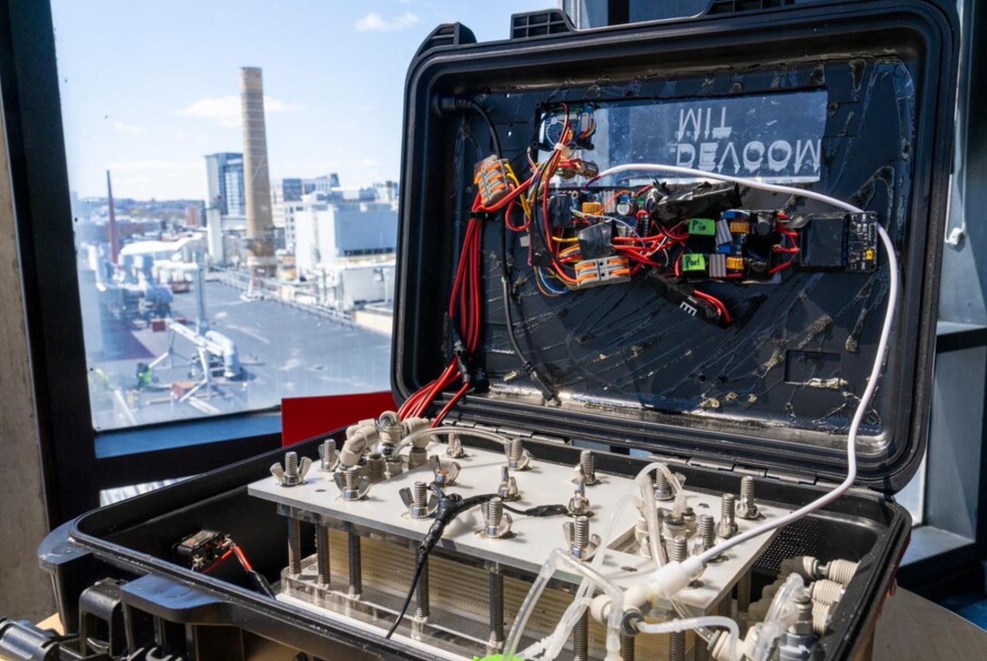 Przenośna stacja uzdatniania wody morskiej bez filtrów, stacja uzdatniania wody morskiej