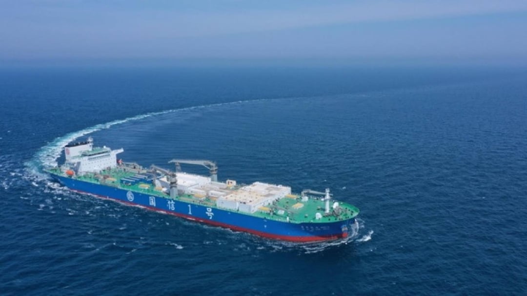 Pierwsza pływająca farma oceaniczna już działa. Zapewni 3700 ton ryb rocznie przy zerowym wpływie na środowisko