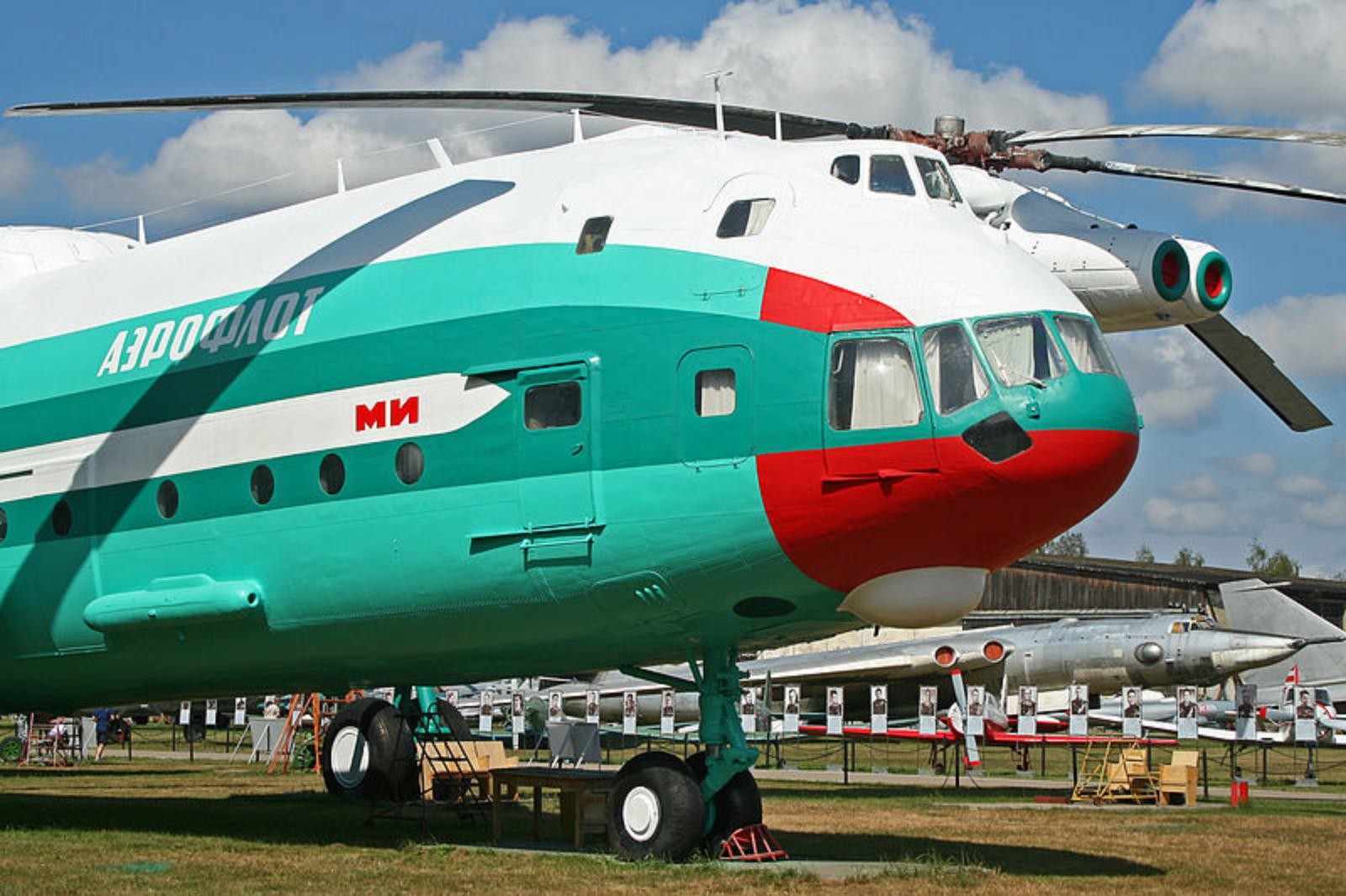 Radziecki Mi-12, największy helikopter na świecie, Mi-12, V-12
