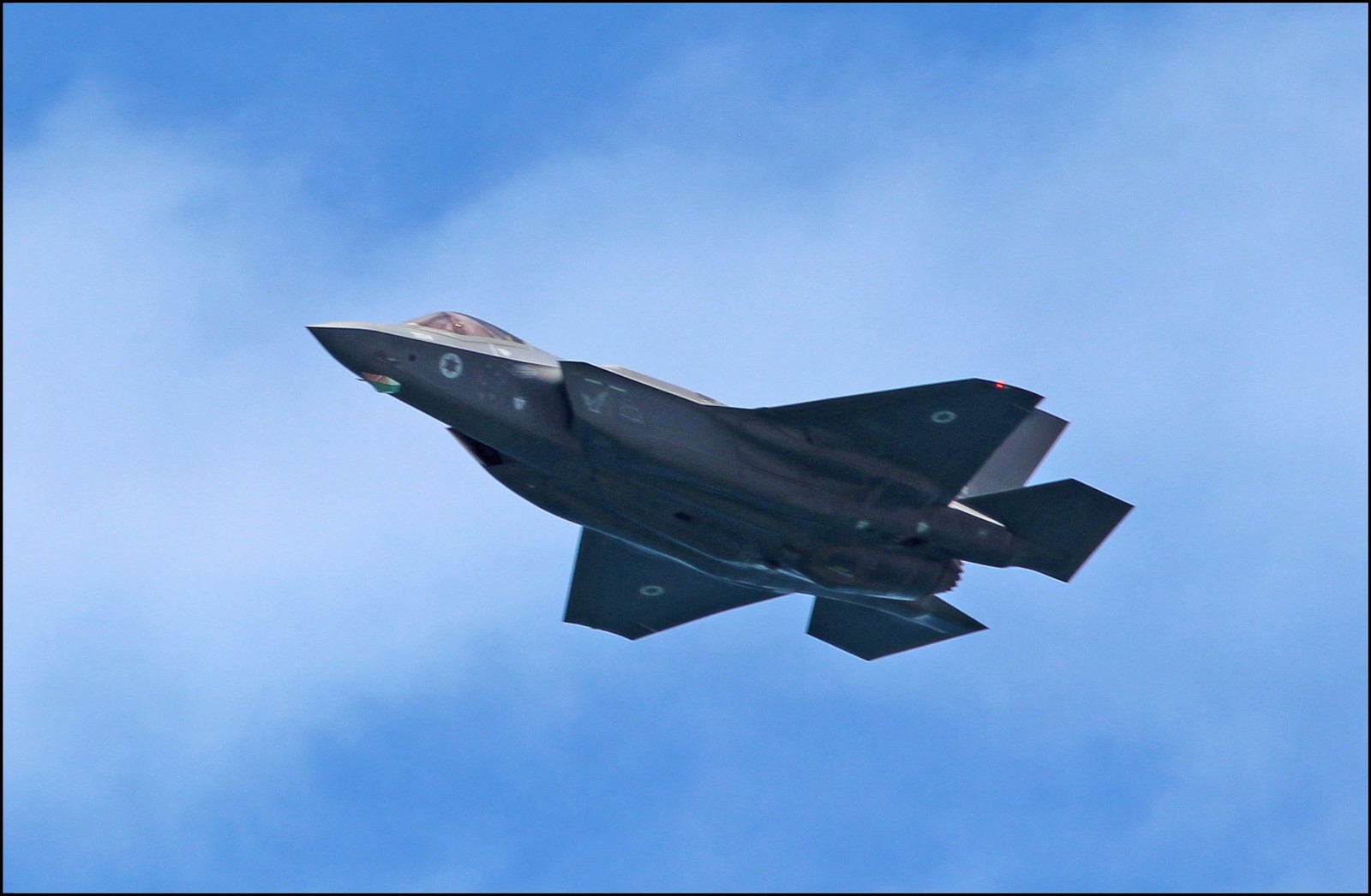 Jak ulepszono izraelskie myśliwce F-35? Teraz mogą latać nawet z tonową bombą