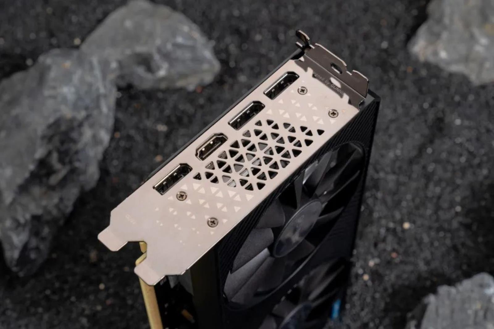 Pierwsza karta graficzna Intela, karta graficzna Intela,