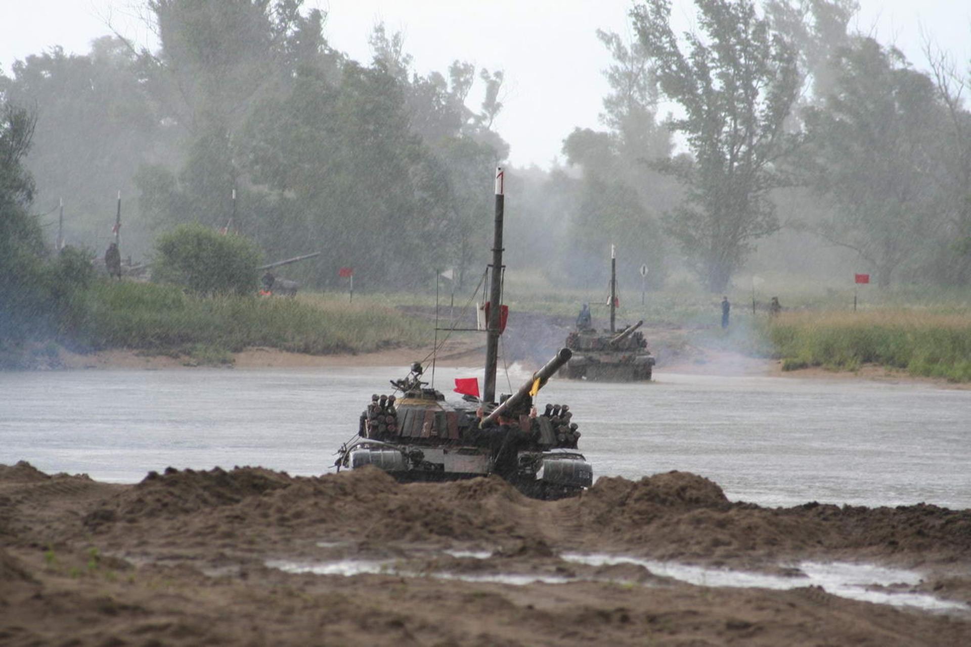 Pogromca czołgów nabrał nowego znaczenia. Chiny pokazały HJ-12 Red Arrow