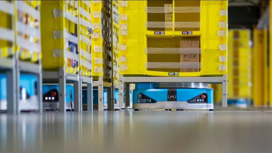 Amazon przedstawia w pełni autonomicznego robota magazynowego. Oto Proteus