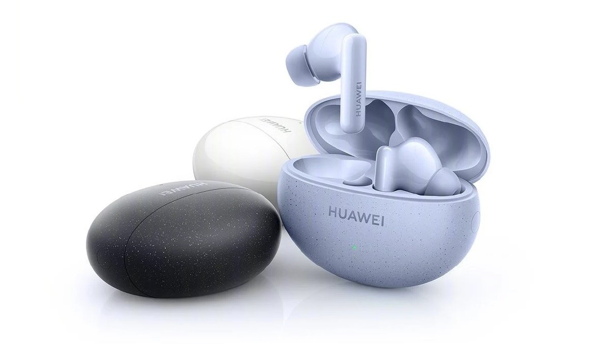 Niedrogie, lekkie i jeszcze lepsze od poprzednika, czyli premiera Huawei FreeBuds 5i