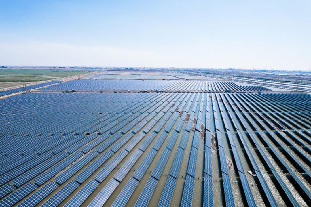 Chińska hodowla ryb stała się 70-megawatową elektrownią. Wszystko to w ramach agrowoltaiki