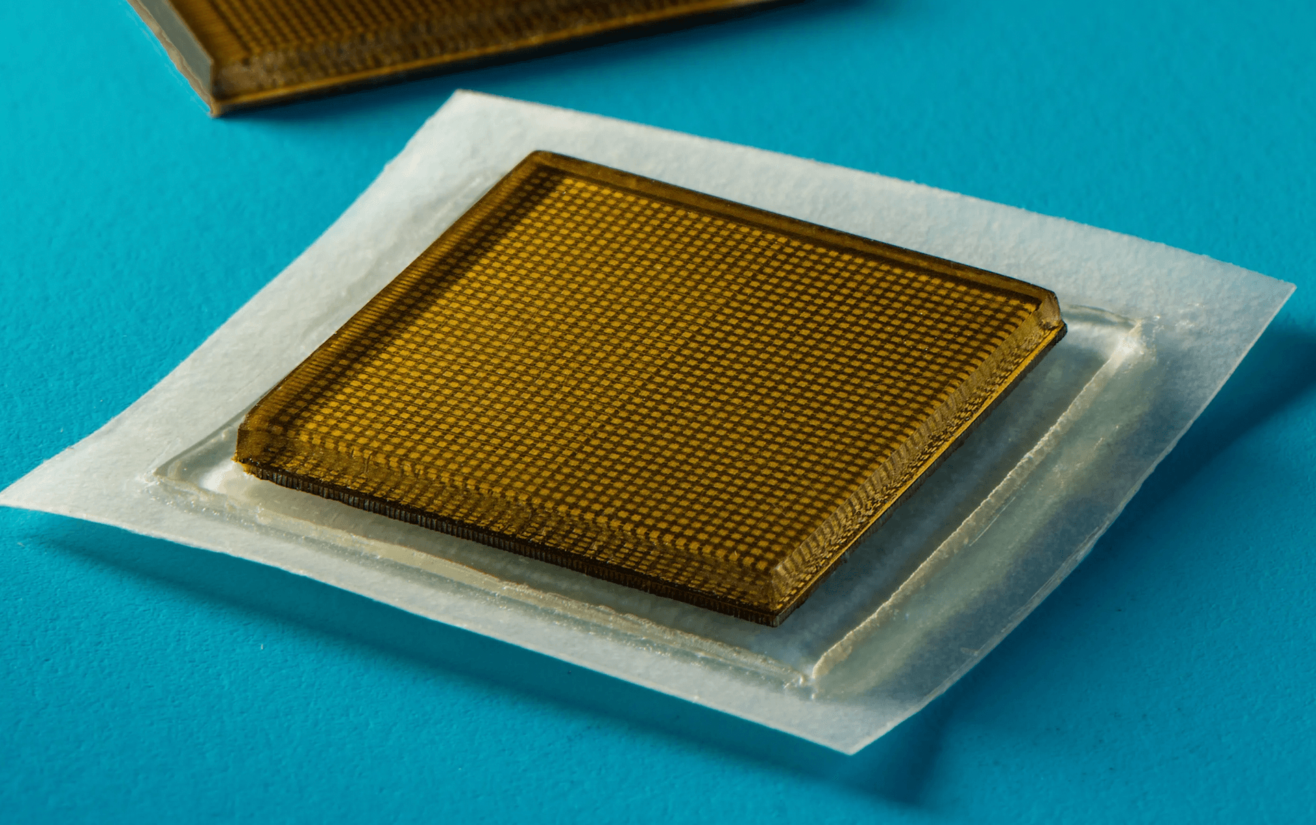 Naukowcy MIT stworzyli innowacyjne naklejki do diagnostyki USG /Fot. MIT