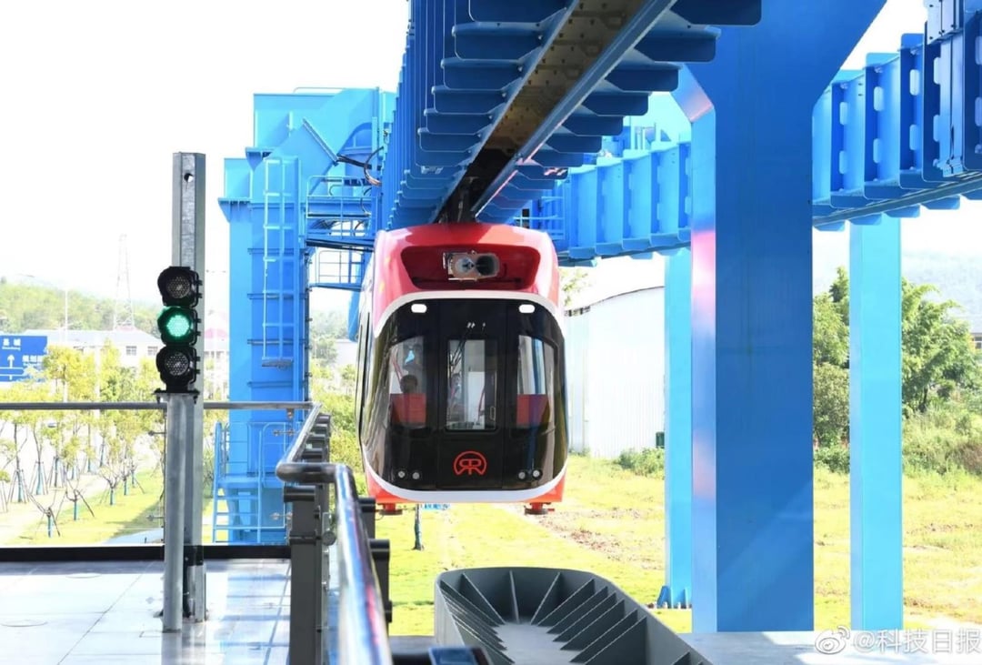 800 metrów długości i niewiarygodnie silne magnesy. Oto pierwsza unosząca się kolej magnetyczna prosto z Chin