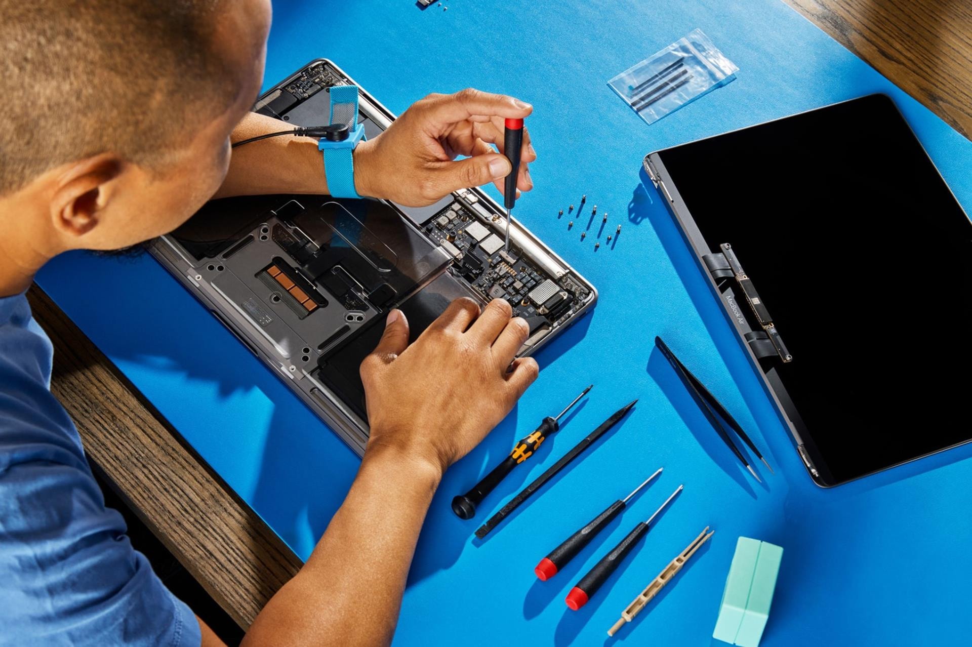 Apple zmienia się na lepsze, naprawy Apple, Apple