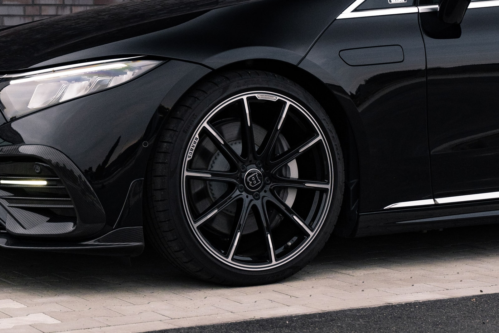 Elektryczny Mercedes ulepszony do ideału, Brabus stworzył najbardziej aerodynamiczny samochód drogowy