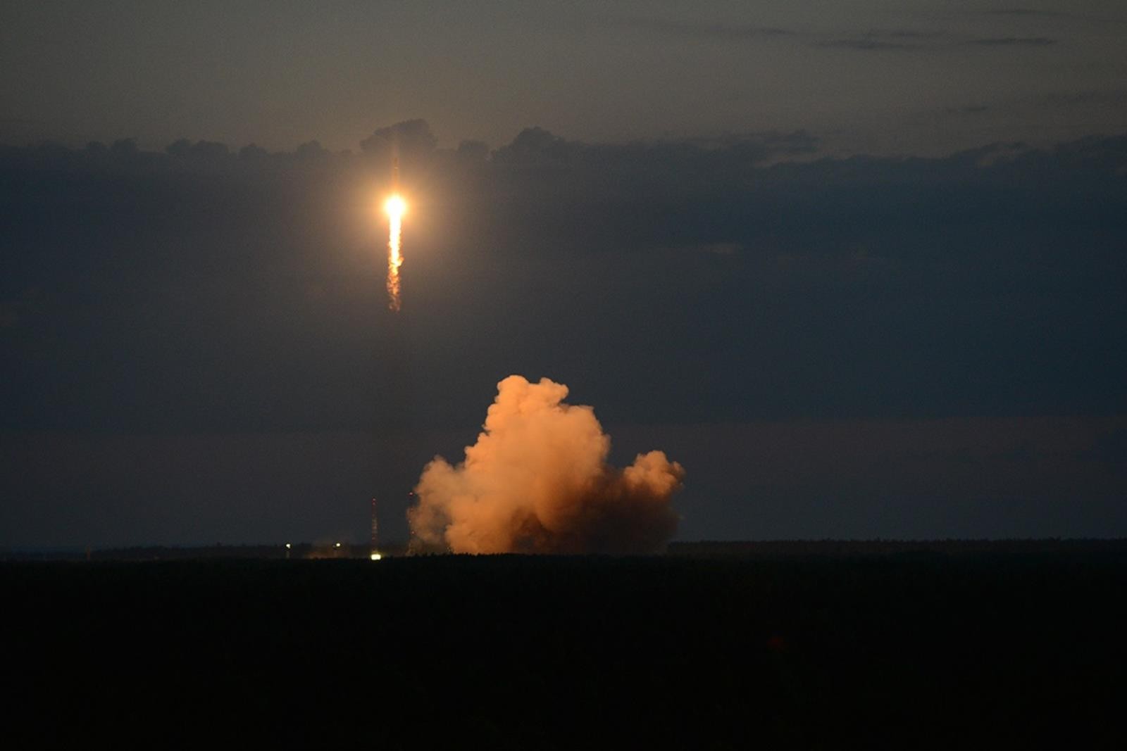 Nowy rosyjski satelita już na orbicie, Dla przypomnienia - ostatni spadł