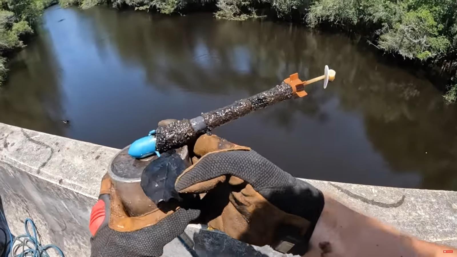 Rybacy byli przez moment lepiej uzbrojeni od terrorystów, dlaczego nie warto wyławiać 86 pocisków z rzeki